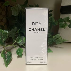 CHANEL No5 Body Lotion Paris 6.8Fl Oz.